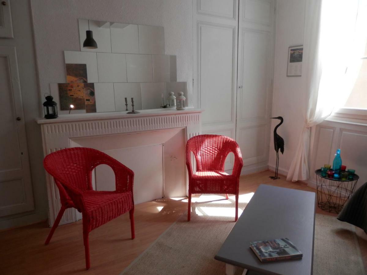 Apartmán Couette Et Cafe Cyrano Bergerac Exteriér fotografie