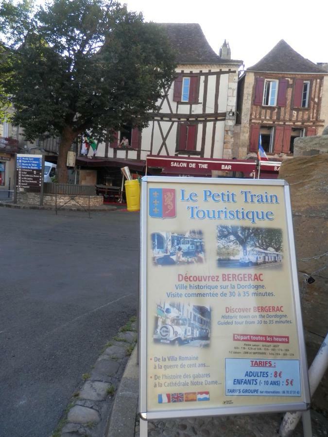 Apartmán Couette Et Cafe Cyrano Bergerac Exteriér fotografie